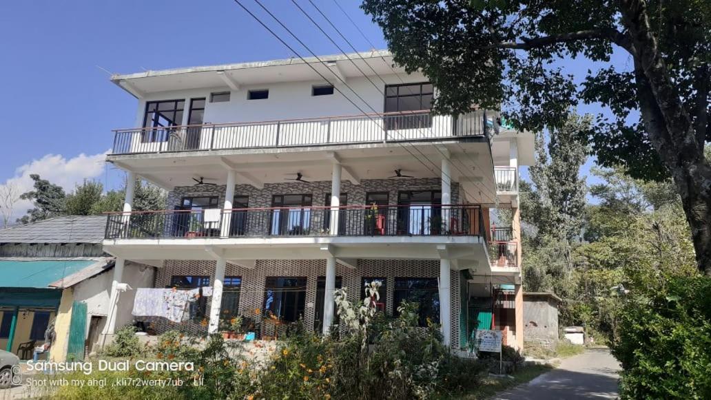 Mohinder & Mohindra Home Stay Bīr Extérieur photo